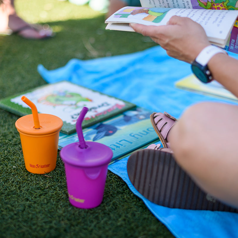 kid-s-sippy-cup-and-wide-water-bottle-set-e8 10oz_kids_cups_straw_reading_blanket_square.jpg