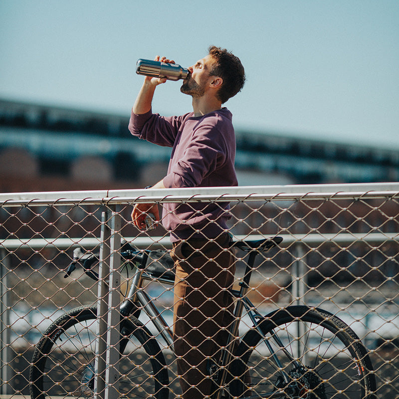 12oz-rise-reflect-with-bamboo-cap-k3 16oz_rise_reflect_man_bike_square.jpg