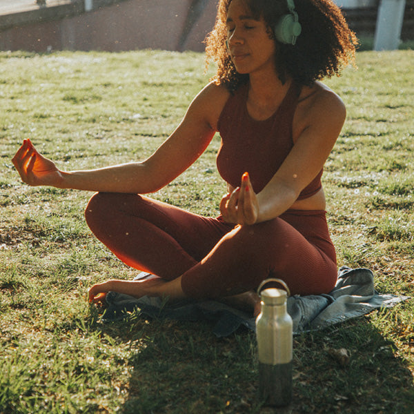 16oz-rise-reflect-with-bamboo-cap-g3 16oz_rise_reflect_yoga_park_headphones_square.jpg