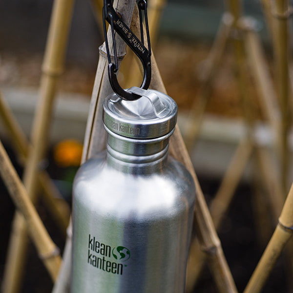 classic-steel-loop-cap-n5 40oz_bottle_steel_loop_cap_lifestyle.jpg