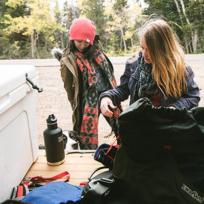 64oz-classic-with-loop-cap-c5 64oz_insulated_classic_backpackers_tailgate_square.jpg