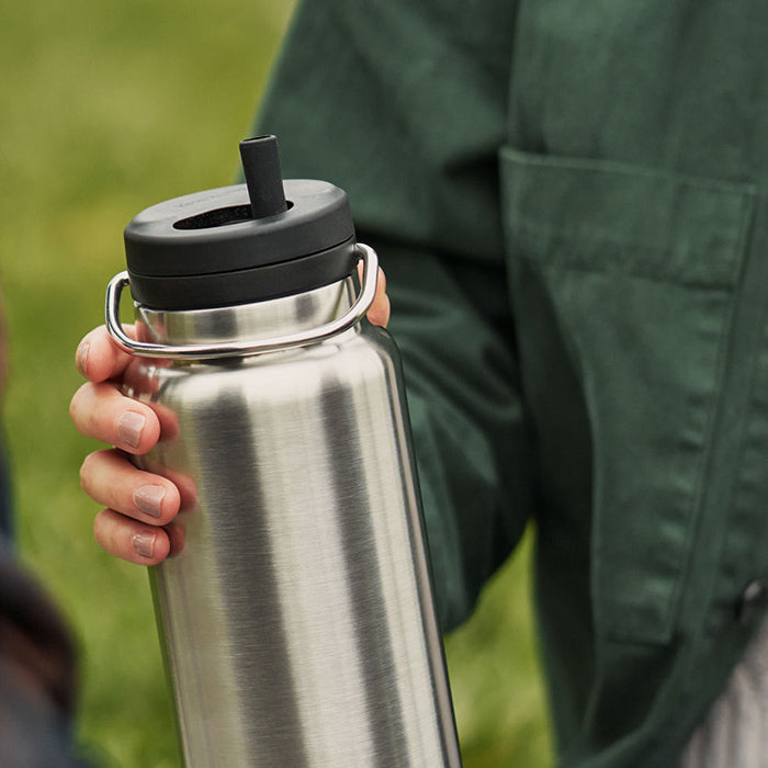 tkwide-twist-cap-with-straw-kit-x1 K32TKWSSL-BS-T-TWIST-32_oz_water_bottle_straw_cap_lifestyle_76e40be3-2488-47fa-afd0-c7d5ba075b15.jpg