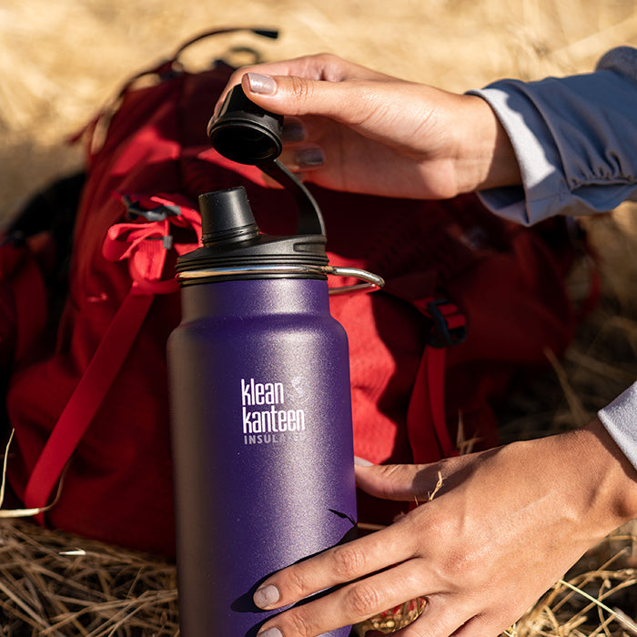 tkwide-chug-cap-v7 K32TKWSSL-KM-chug-cap-bottle-park_lifestyle.jpg