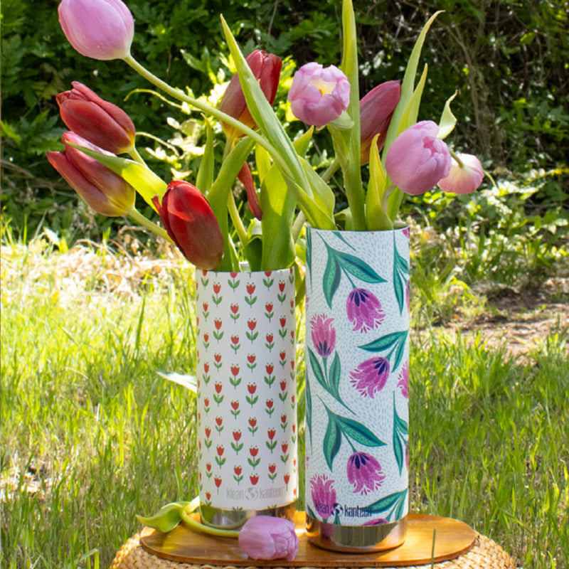 16oz-tkwide-with-cafe-red-tulips-r4 bottles_seasonal_spring_flowers_2_square.jpg