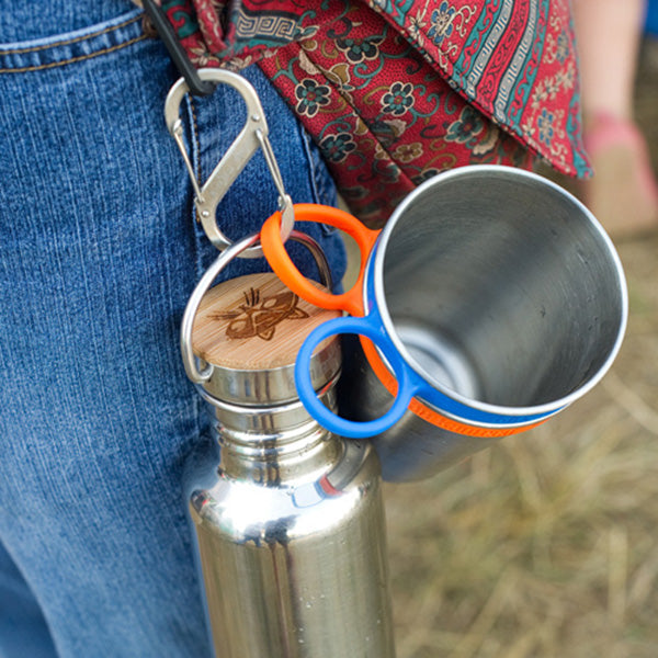 steel-s-biner-3-u9 carabiner_steel_clip_bottle_lifestyle_f9a2dad1-cd06-4894-b3ff-13476b2b5a87.jpg