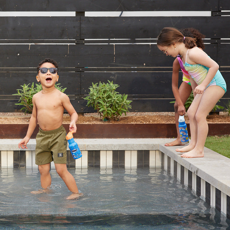 12oz-kid-s-classic-with-flip-seal-sport-cap-m4 kid_sport_flip_seal_12oz_boy_pool_square.jpg