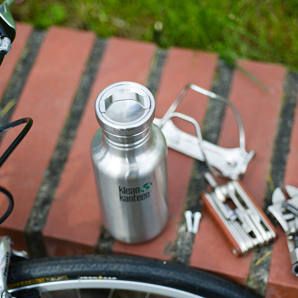 classic-steel-loop-cap-n5 stainless_bottle_cap_bike_parts_lifestyle.jpg