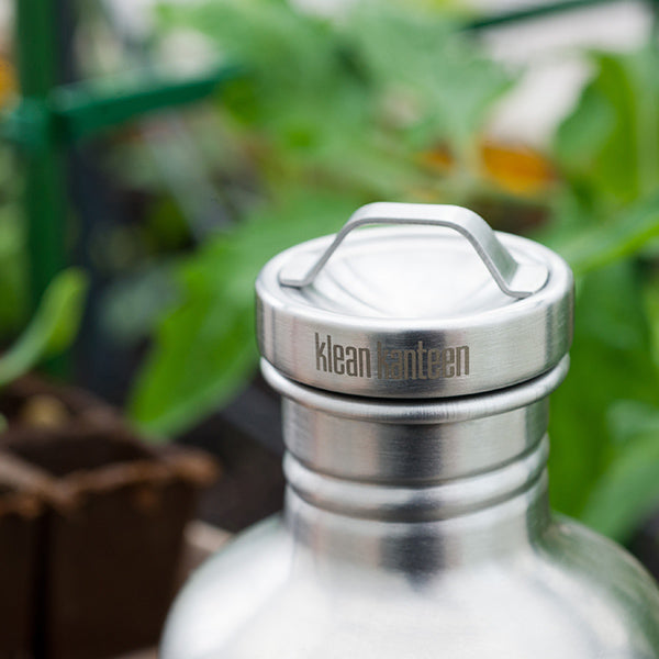 classic-steel-loop-cap-n5 stainless_cap_garden_lifestyle.jpg