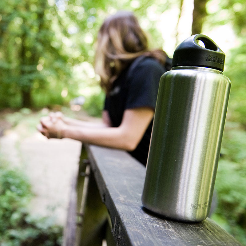 40oz-wide-with-loop-cap-e0 wide_40oz_bottle_bridge_closeup_square.jpg